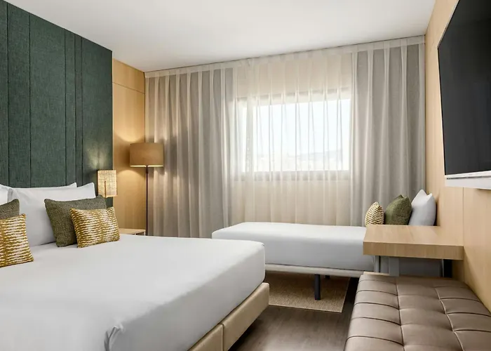 מלון Ac Sants By Marriott 4*